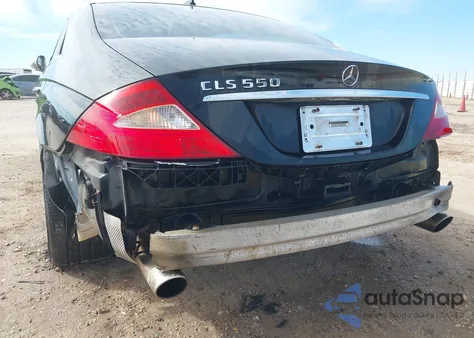 2008 Mercedes-Benz Cls 550 z USA, uszkodzony, nr VIN WDDDJ72XX8A128694